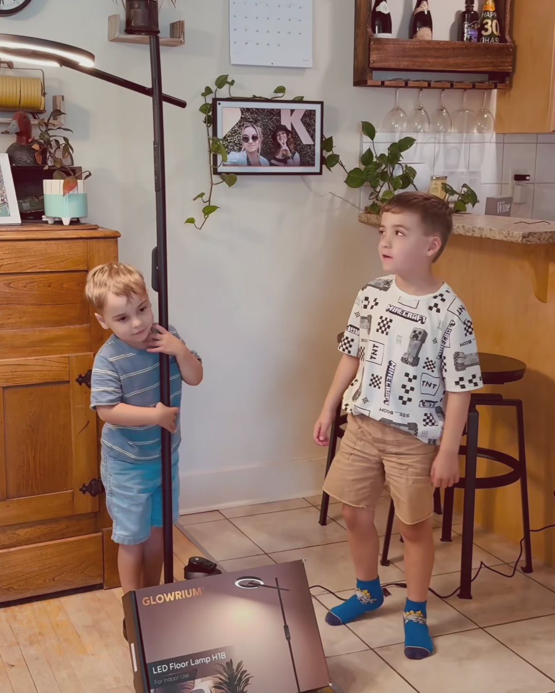 GLOWRIUM Happy Therapy Floor Lamp UV-Free, Stepless Dimming 12,000 Lux Brightness, Remote Control, Timer